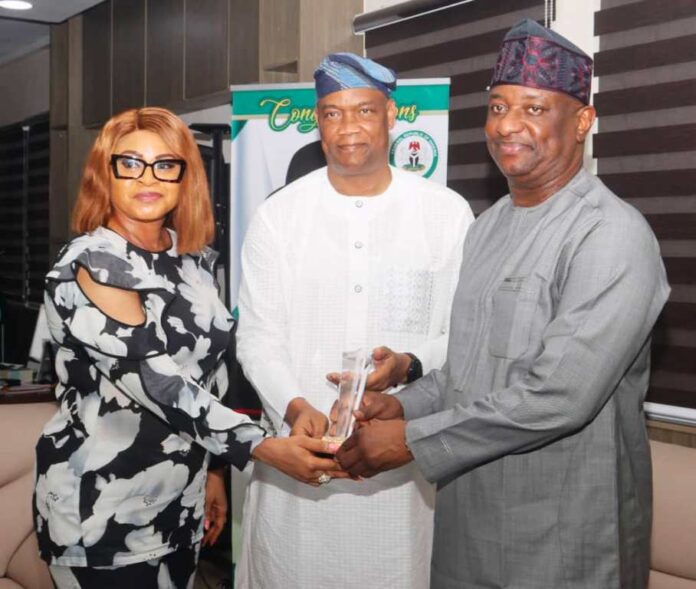 Aviation Minister receives Accolades