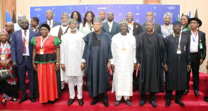 Vice President Kashim Shettima (M ); Deputy Governor of Nasarawa State, Dr. Emmanuel Akabe (4TH- R); Deputy Governor of Benue State, Samuel Ode (3RD-R); Minister of Solid Mineral Development, Dr. Dele Alake (4TH –L) and others during the African Natural Resources and Energy Investment Summit at the Banquet Hall, State House Abuja on Wednesday (17/07/2024).