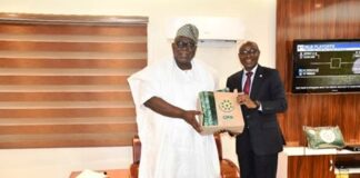 Hon. Chairman, Federal Civil Service Commission (FCSC), Prof. Tunji Olaopa (L) with Mallam Ahmed Ladan Gobir, CIPM-President and Chairman of the Governing Council during the latter’s visit to the Commission.