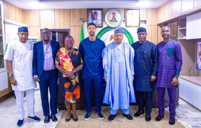 L-R: Special Assistant to the Minister of Information and National Orientation, Mr. Rabiu Ibrahim; General Manager, Northern Operations of Guardian Newspapers, Chuks Nwanne, Acting Permanent Secretary, Federal Ministry of Information and National Orientation, Mrs. Comfort Ajiboye; Chief Executive Officer of Guardian, Mr. Toke Ibru, Minister of Information and National Orientation, Mohammed Idris; Editorial Board Member, Martin Oloja and the Editor of Guardian, Oluwafemi Adekoya during a courtesy visit to the Minister in his office on Thursday