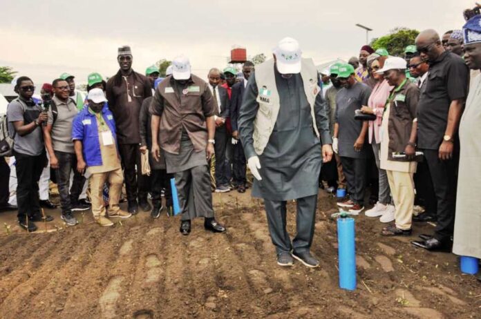 L-R, the Minister of State for Agriculture and Food Security, Sen.Dr Aliyu Sabi Abdullahi and Minister of Agriculture and Food Security, Sen Abubakar Kyari, during the flag-off of the 2024/2025 National Dry Season Farming in Calabar,Cross River State.