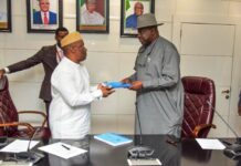 Handing Over Ceremony between the outgoing Permanent Secretary, Yakubu Adam Kofarmata, Ph.D (right) and the incoming, Engr. Olufunsho Olusesan Adebiyi (left) at the Federal Ministry of Works, 17th December, 2024.