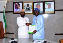 L-R, the outgoing Permanent Secretary, FMAFS, Mr Temitope Peter Fashedemi and incoming Permanent Secretary, FMAFS, Dr. Marcus Olaniyi Ogunbiyi, during the Handing over ceremony in Abuja.