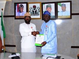 L-R, the outgoing Permanent Secretary, FMAFS, Mr Temitope Peter Fashedemi and incoming Permanent Secretary, FMAFS, Dr. Marcus Olaniyi Ogunbiyi, during the Handing over ceremony in Abuja.