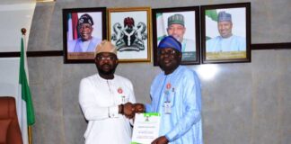 L-R, the outgoing Permanent Secretary, FMAFS, Mr Temitope Peter Fashedemi and incoming Permanent Secretary, FMAFS, Dr. Marcus Olaniyi Ogunbiyi, during the Handing over ceremony in Abuja.