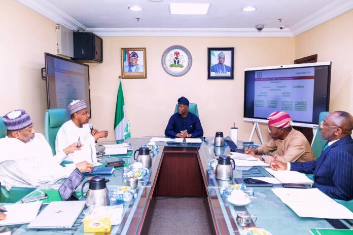 From left to Right 1. Minister of Agriculture and Food Security, Abubakar Kyari 2. Minister Budget and Economic Planning​​, Senator Abubakar Atiku Bagudu 3. Minister of Finance and Coordinating Minister of the Economy, Wale Edun 4. The Director-General, Bureau of Public Enterprises, Ayodeji Gbeleyi, 5. Managing Director of MOFI, Armstrong Takang