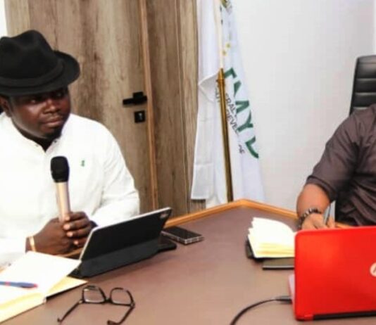 L-R The Honourable Minister, Federal Ministry of Youth Development, Comrade Ayodele Olawande and the Managing Partner, Volte Health, Dr. Kayode Fasominu at the inauguration ceremony of the Inter-Sectoral Technical Working Committee on Young Adolescent Health.