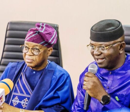 The Honourable Minister of Water Resources and Sanitation, Engr. Prof. Joseph Terlumun Utsev (R), hosted the Honourable Minister of Marine and Blue Economy, His Excellency Adegboyega Oyetola, CON (L), during a meeting at the Conference Room of the Ministry of Water Resources and Sanitation today in Abuja.