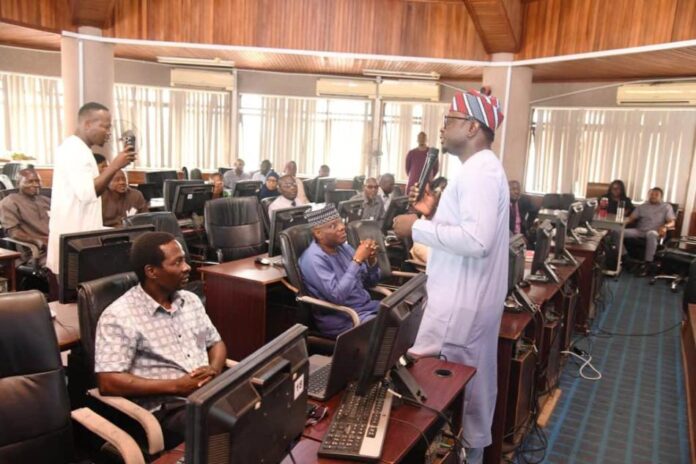 The Honourable Minister, Federal Ministry of Youth Development, Comrade Ayodele Olawande addressing participants at the 3-Day Workshop for Civil Servants on Digital Transformation, organised by UNESCO for the Ministry of Youth Development and Federal Ministry of Information and National Orientation.