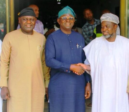 The Honourable Minister of Water Resources and Sanitation, Engr. Prof. Joseph Terlumun Utsev (middle), accompanied by the Permanent Secretary, Mr. Richard Pheelangwah (left), paid a courtesy visit to the Murshid of the Abuja National Mosque, Prof. Shehu Ahmad Saeed Galadanci, who was represented by Prof. Muhammad Kabir Adam (right) today in Abuja. The visit highlighted the crucial role of religious institutions in promoting national development and public health, particularly through advocacy for the Open-Defecation-Free Nigeria Campaign.