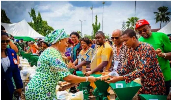 President Tinubu's Wife Empowers Over Two Hundred Persons In Anambra