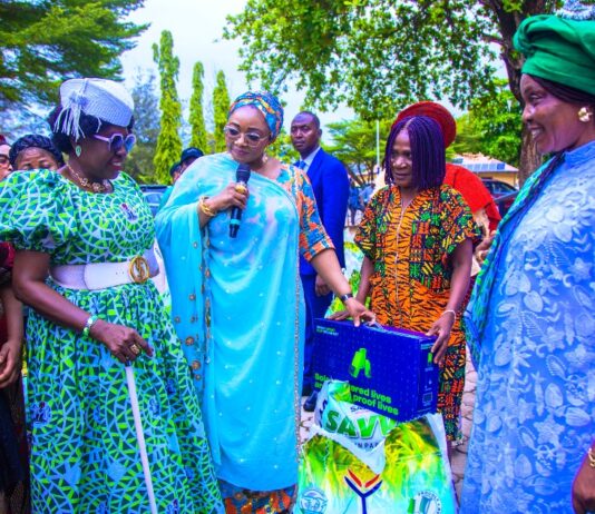 Delta Women Agog As FG Distributes Food Items, Solar Power Systems