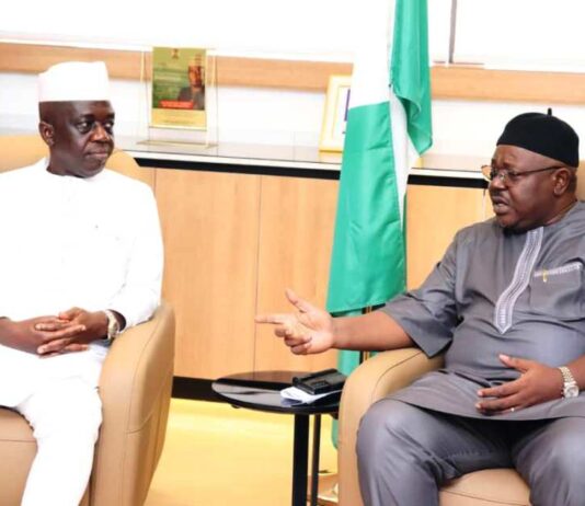 from the left, The AGF, Mr. Shamsudeen Babatunde and to the right, the PS of FMSDIGA, Dr. Onwusoro Maduka Ihemelandu