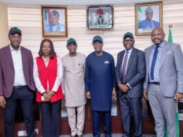 FROM LEFT TO RIGHT: Dr. Igo Weli - General Manger Relations and Sustainable Development, Mrs Onyekachi Igwe :Government Relations, Wale Edun : Honourable minister For Finance and Coordinating Minister of the Economy, Dr. Layi Fatona: Chairman, Engr Tony Attah: MD/CEO, Temitope :Special Adviser to the Minister of Finance