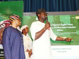 R-L: The Honourable Minister of Youth Development, Comrade Ayodele Olawande, alongside the Permanent Secretary, Olubunmi Olusanya, proudly unveiling the official website of the Data Management and Youth Development Portal. The unveiling marks a significant milestone in digital transformation and transparency within the Federal Ministry of Youth Development, empowering Nigerian youth with accessible information, innovation, and inclusion.