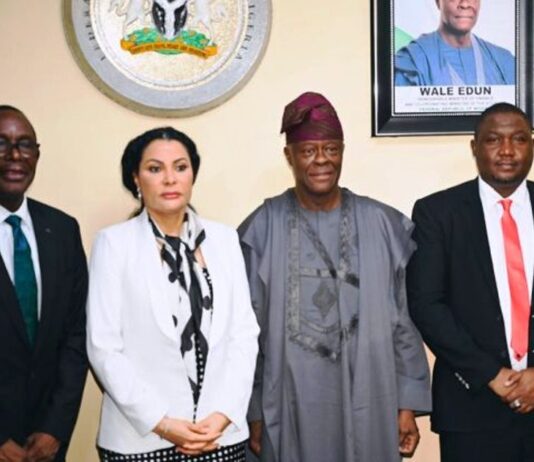 The Minister of Finance and Coordinating Minister of the Economy, Mr. Wale Edun (3rd left) and the Minister of State for Finance, Dr. Doris Uzoka-Anite pose for a group photo with the newly appointed MD/CEO Nigeria Deposit Insurance Corporation (NDIC), Mr. Thompson Oludare Sunday (1st left) and Executive Director (Operations) NDIC, Dr. Kabir Sabo Katata (1st right) during their inauguration as the new NDIC Management by the Honourable Minister in Abuja.