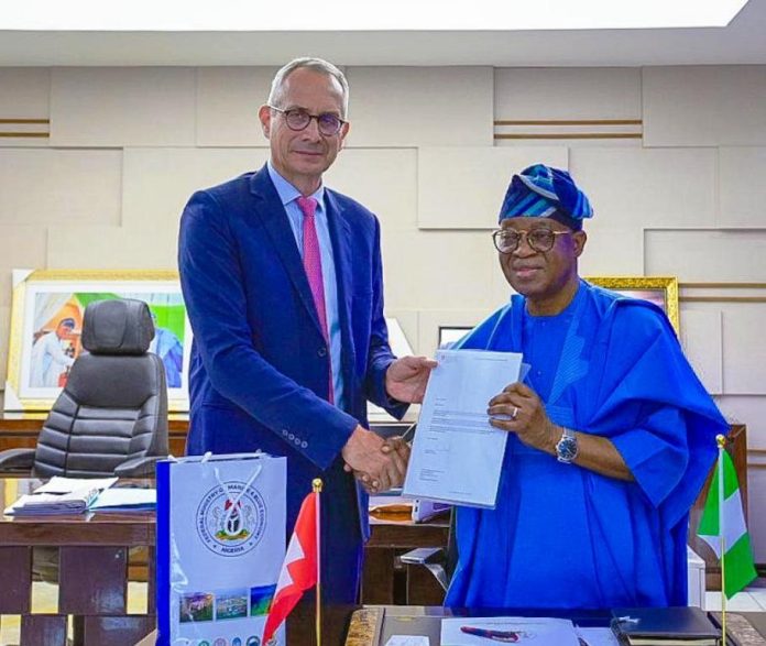 Nigeria’s Bid For IMO Category ‘C’ Seat The Honourable Minister, Marine and Adegboyega Oyetola CON, (r) receives from the Swiss Ambassador to Nigeria, H.E. Patrick Felix Egloff (l) a letter from the Swiss Government pledging its support for Nigeria’s bid for Nigeria's bid for the Category 'C' seat on the Council of the International Maritime Organization for the 2026/2027 Biennium elections.