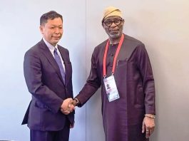Honourable Minister of Solid Minerals Development, Dr.Dele Alake in a warm handshake with President, Japan Organisation for Metals and Energy Security, Mr.Michio Daito after the talks in Yokohama, Japan...recently.