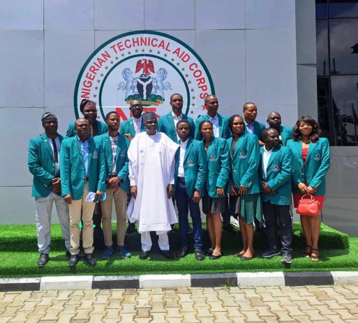 DG NTAC, Rt. Hon. Yusuf Buba Yakub flanked by the returning Volunteers after the event.
