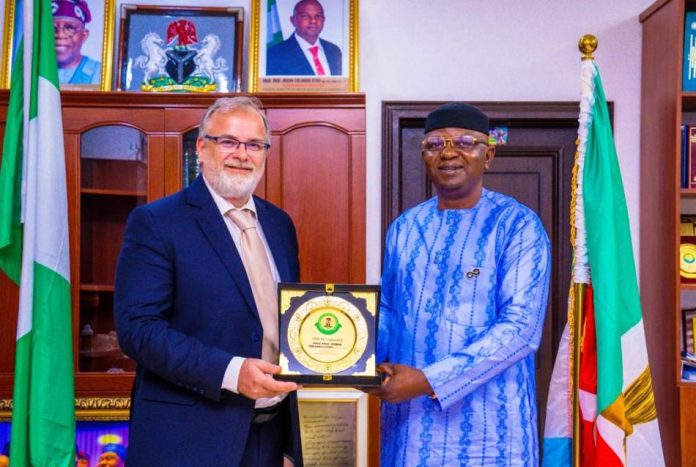 The Honourable Minister of Water Resources and Sanitation, Engr. Prof. Joseph Terlumun Utsev (R), today in Abuja received the Hungarian Ambassador to Nigeria, His Excellency Loránd Endreffy (L), on a courtesy visit to his office.