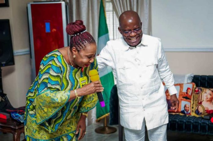 Federal Government Honours Spur Abia Governor to Grant Automatic Employment to 9 Presidential NYSC Awardees