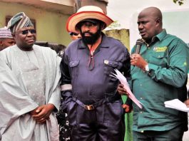 L-R, the Permanent Secretary, FMAFS, Dr Marcus Olaniyi Ogunbiyi, Farmer Governor, Niger State and Minister of State for Agriculture and Food Security, Sen Dr Aliyu Sabi Abdullahi during the flag-off of distribution of agricultural inputs in Minna, Niger State.