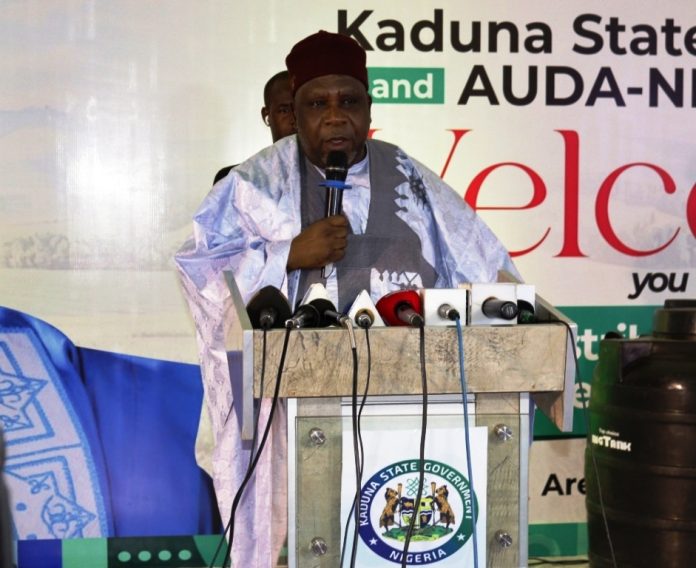 Hon. Jabiru Salisu Àbdullahi speaking at the event.