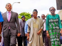 L-R: Secretary-General of the International Maritime Organization (IMO), Arsenio Domínguez; Minister of Marine and Blue Economy, Adegboyega Oyetola and Deputy Vice Chancellor (Academics and Research), University of Lagos, when the IMO Secretary-General visited the Institute of Maritime Studies at the university as part of his visit to Nigeria, on Friday.