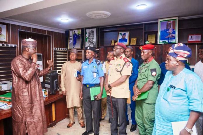 Steering Committee On Clearing Of ABA Vehicles2 FG INAUGURATES STEERING COMMITTEE ON CLEARING OF ABA VEHICLES ON THE NATION’S HIGHWAYS