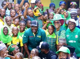 The Minister of State for Agriculture and Food Security, Sen Dr Aliyu Sabi Abdullahi, during the visit to the 1st UBE Primary School at Pasali Kuje as part of activities earmarked for 2025 World Food Day.