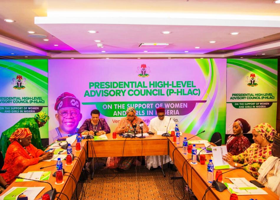 Honourable Minister of women affairs and Social Development, Imaan Suleiman Ibrahim fsi ( Middle) while brainstorming with the Cross Section of the P-HLAC Members at a round table during a Presidential High-Level Advisory Council (P-HLAC) on the Support of Women and Girls in Nigeria at the Transcorp Hilton, Abuja.
