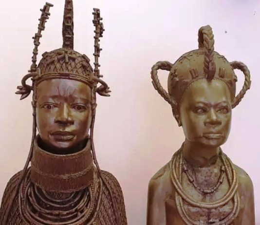 US Museum Returns Two Benin Bronzes to Nigeria