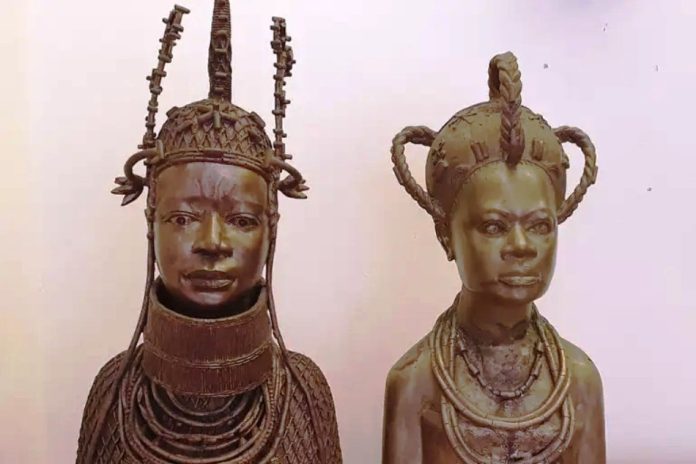 US Museum Returns Two Benin Bronzes to Nigeria