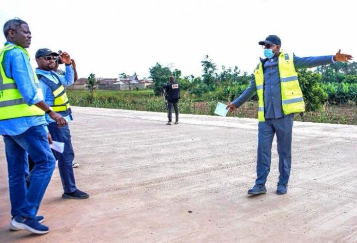 The Minister of State for Works, Bello M. Goronyo, Esq. (Right), Acting Director of Highways, Bridges and Design, Engr. Musa Sa’idu (1st Left) and the Engineers’ Representative, Abuja-Kano Expressway, Engr. Ckukwuma Kalu at the Section I of the Project, yesterday.