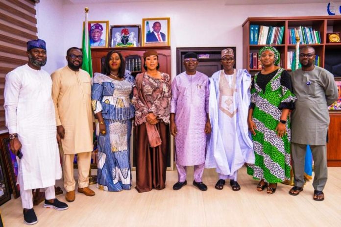 courtesy visit The Honourable Minister of Water Resources and Sanitation, Engr. Prof. Joseph Terlumun Utsev (4th Right), the Senior Special Assistant to the President on Public Health/Nutrition Focal Person, Mrs. Uju Rochas Anwukah (4th Left), and her team during the courtesy visit