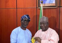 BPSR Presents GovTec Award to Ojodu LCDA Chairman, Hon. David Olusegun Odunmbaku BPSR Presents GovTec Award to Ojodu LCDA Chairman, Hon. David Olusegun Odunmbaku