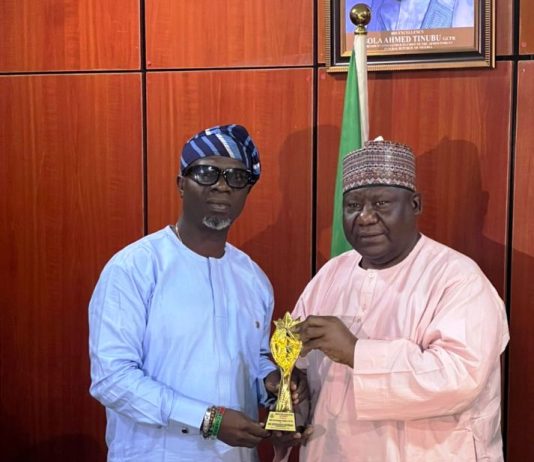 BPSR Presents GovTec Award to Ojodu LCDA Chairman, Hon. David Olusegun Odunmbaku