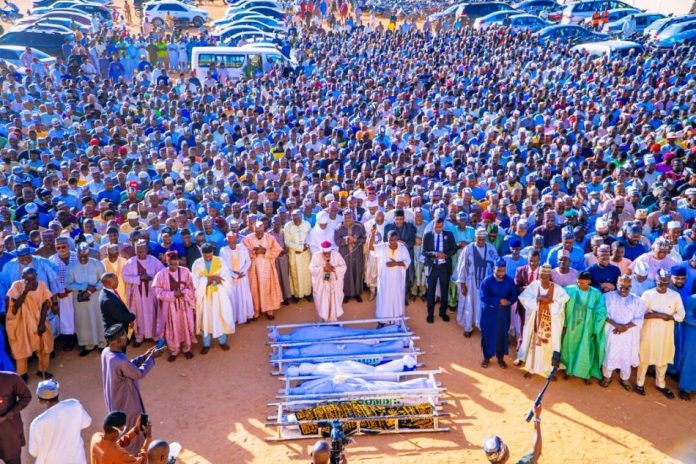 Governor Inuwa Yahaya Attends Funeral Prayers for Journalists Lost in Auto-Crash, Visits Survivors at FTH Gombe