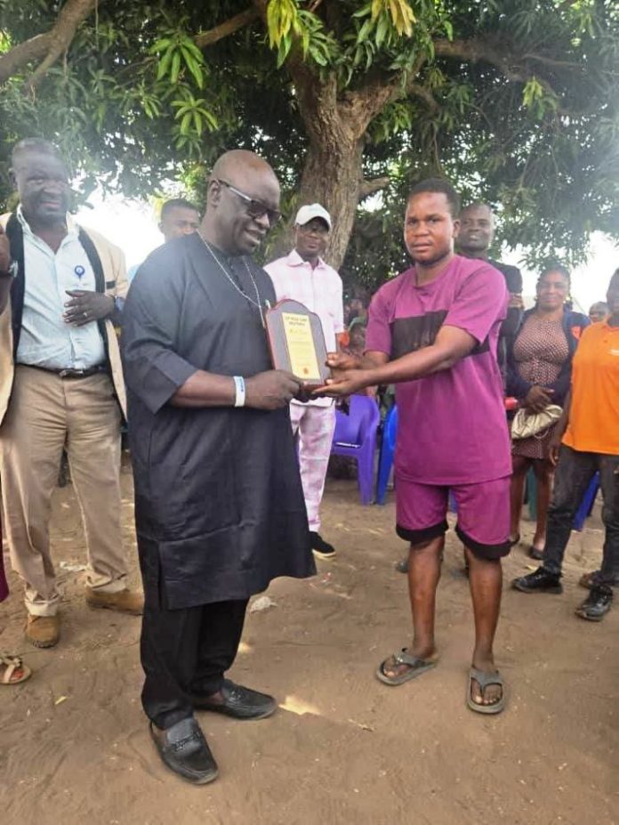 IDPs Honour Benue SEMA Permanent Secretary2 IDPs Honour Benue SEMA Permanent Secretary, for Exemplary Humanitarian Leadership
