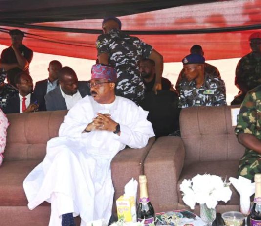 Kwara Gov, COAS, top security chiefs celebrate yuletide with troops in Kwara