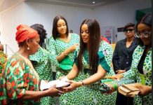 Remi Tinubu Empowers 250 Elderly In Anambra Remi Tinubu Empowers 250 Elderly In Anambra