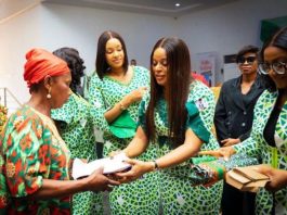 Remi Tinubu Empowers 250 Elderly In Anambra