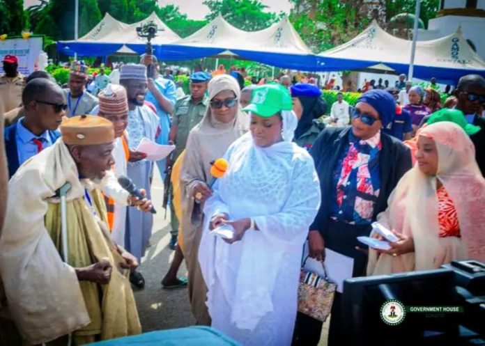 Senator Oluremi Tinubu, Hajiya Fatima Ahamed Aliyu Distribute N64m To Mark World Disability Day