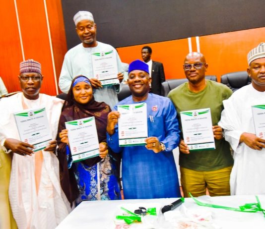Hon. Minister of Education, Dr Maruf Olatunji Alausa (M) along with Hon Minister of State for Educationn; Prof. Suwaiba Sa'id Ahmed and others unveiling agreements between the Federal Government of Nigeria and the Academic Staff Union of the Universities on Wednesday 14th January, 2026