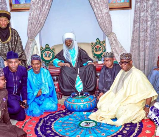 Housing Minister Dangiwa Visits, Condoles Emir of Ilorin Over Loss of Chief Imam