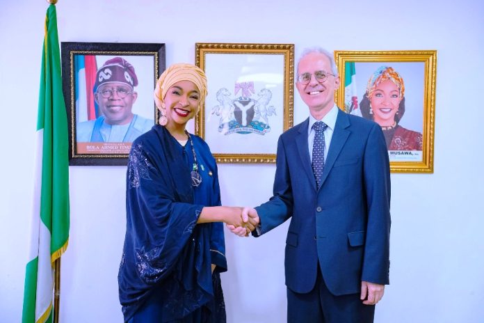 Turkey Identifies 76 Nigerian Artifacts Hannatu Musa Musawa, Honourable Minister of Art, Culture, Tourism, and the Creative Economy, receives the Turkish Ambassador to Nigeria, H.E. Mehmet Poroy, during a courtesy visit aimed at strengthening bilateral collaboration with Nigeria, 22 January 2025.