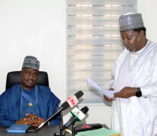 L- R, the Minister of State for Agriculture and Food Security, Sen Dr Aliyu Sabi Abdullahi and the Vice Chancellor, FUEK, Kontagora, Prof Faruk Haruna, during a courtesy visit by the Vice Chancellor.
