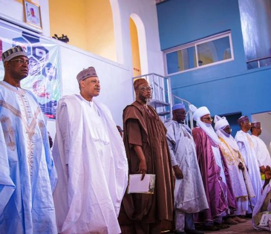 (L–R) The Honourable Minister of Livestock Development, Alhaji Idi Mukhtar Maiha; the Honourable Minister of Information and National Orientation, Mohammed Idris, fnipr; representative of the Governor of Kaduna State and Director-General, Kaduna State Bureau of Interfaith, Tahir Umar Tahir; the Governor of Jigawa State, Malam Umar Namadi; the Emir of Bida, Alhaji Yahaya Abubakar; the Emir of Zazzau, Alhaji Ahmed Nuhu Bamalli; Director-General, Federal Radio Corporation of Nigeria (FRCN), Dr. Mohammed Bulama; Director-General, Nigerian Television Authority (NTA), Salihu Abdulhamid Dembos; and Director-General, Voice of Nigeria (VON), Mallam Jibrin Baba Ndace, during the 20th Annual Ramadan Lecture held on February 28, 2026, in Kaduna