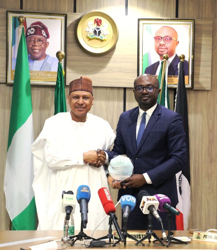 Interior Ministry, Information Ministry Strengthen Collaboration on Government Reforms