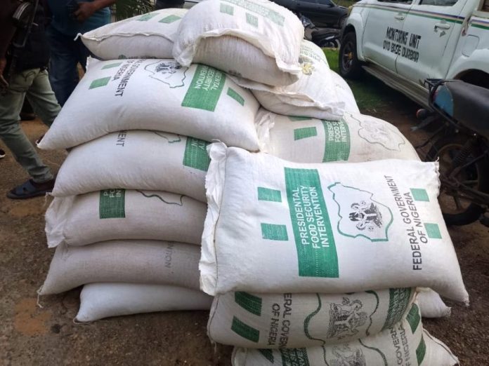 Sabotage: Nigeria Police Burst Saboteurs of the FG Palliative Programme, Recover Stolen 500 Bags of Maize in Oyo State